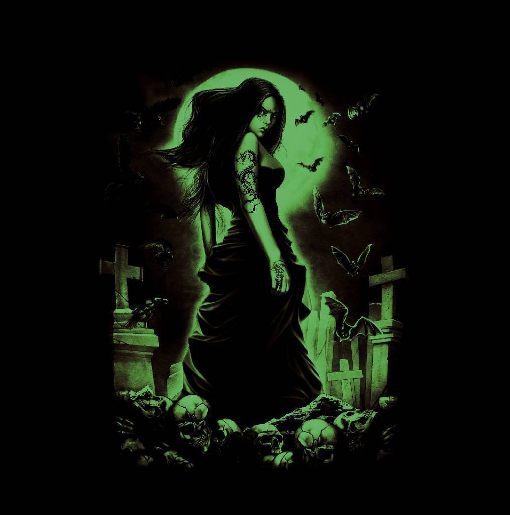 Vampire Elvira T-Shirt - Wild-Clothing